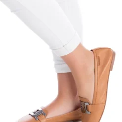 Mocasines planos de piel con adorno para mujer