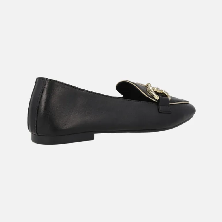 Mocasines planos de piel con adorno metálico para mujer