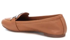 Mocasines planos de piel con adorno para mujer
