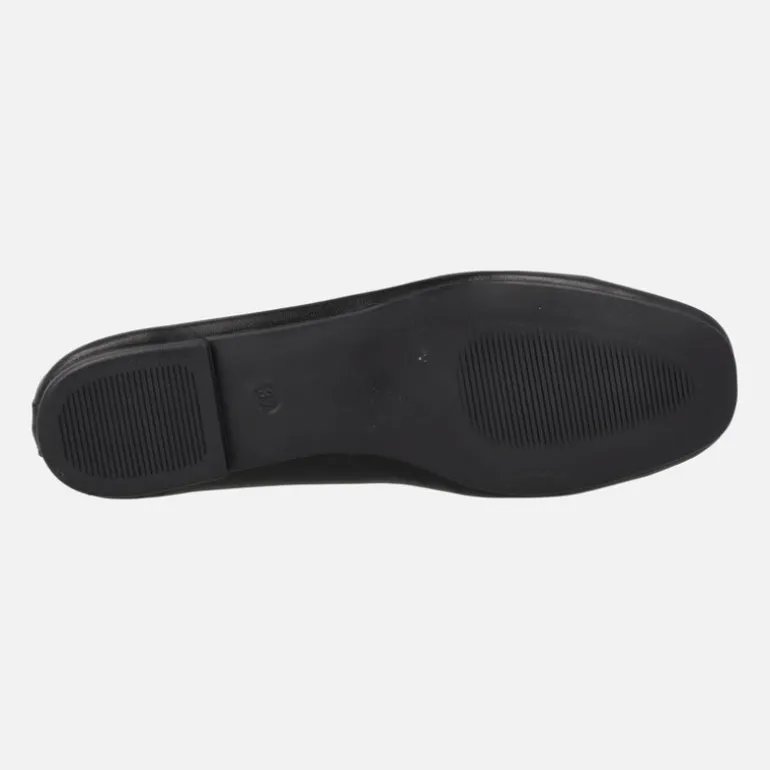 Mocasines planos de piel con adorno metálico para mujer
