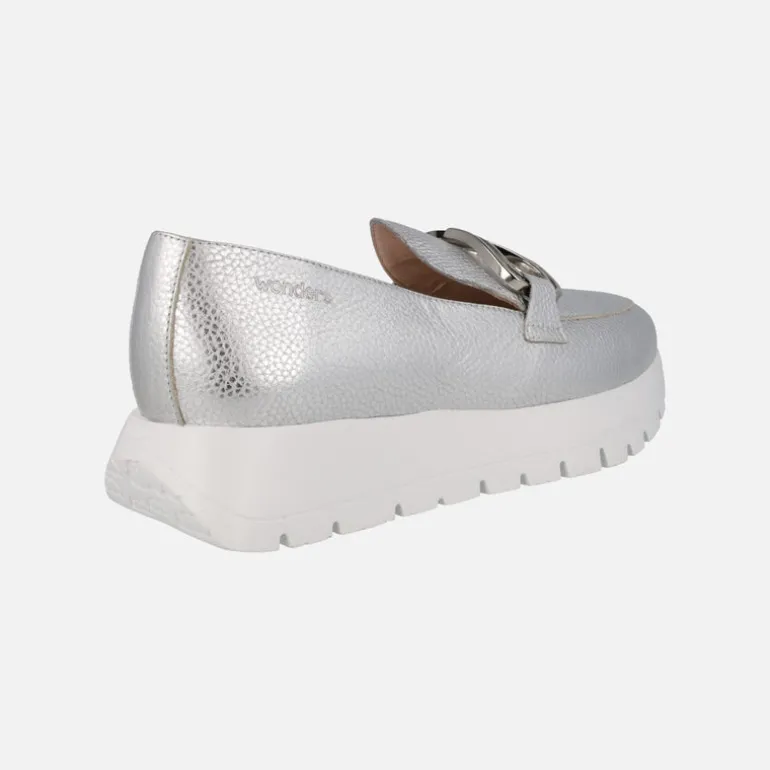 Mocasines Sidney en piel metalizada con adorno metálico