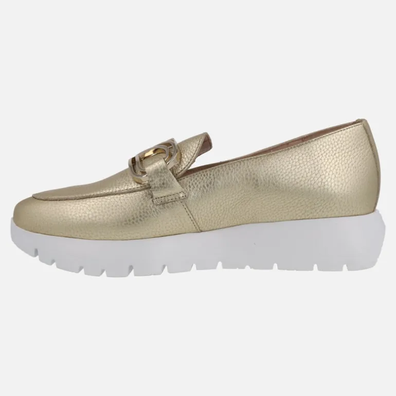 Mocasines Sidney en piel metalizada con adorno metálico