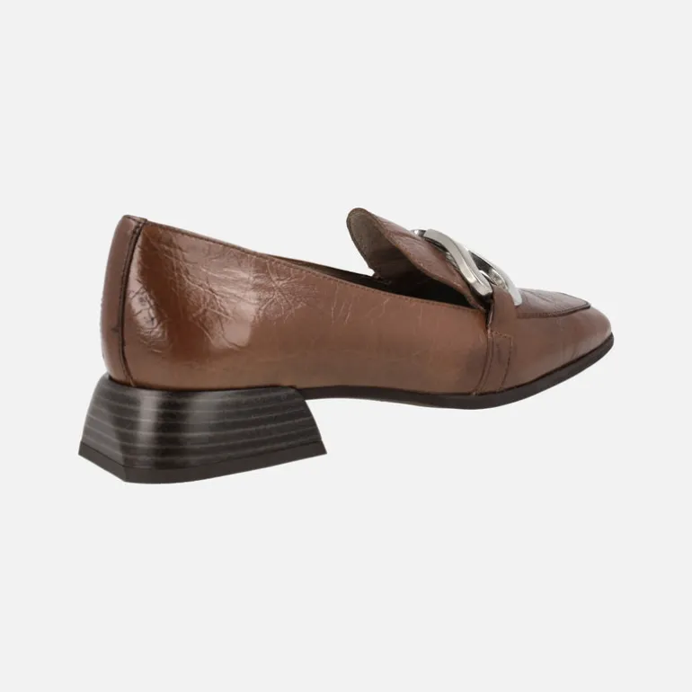 Mocasines Suri para mujer en piel texturizada con adorno metálico