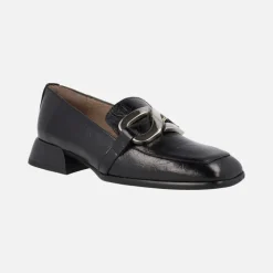 Mocasines Suri para mujer en piel texturizada con adorno metálico