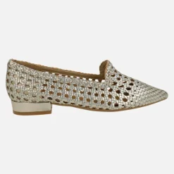 Mocasines trenzados de piel color oro con puntera afilada