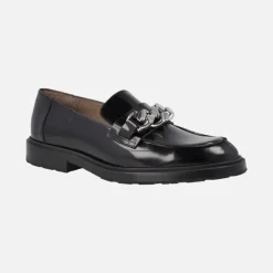 Mocasines Wonders Suri en piel florentik con adorno de cadena