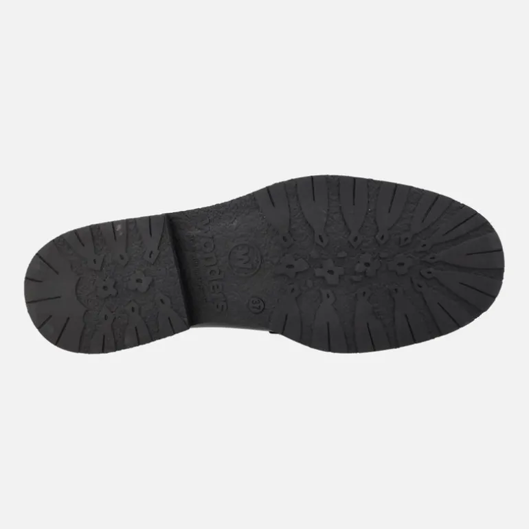 Mocasines Wonders Suri en piel florentik con adorno de cadena