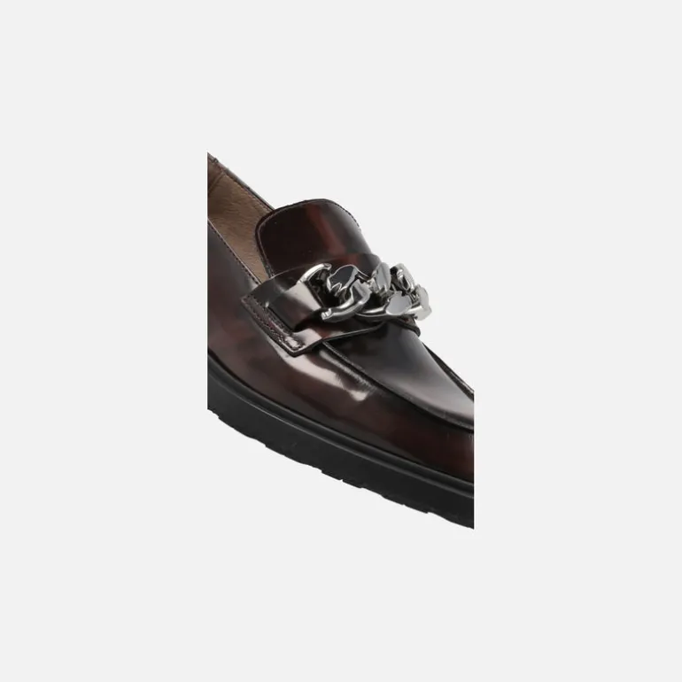 Mocasines Wonders Suri en piel florentik con adorno de cadena