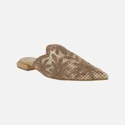 Mules Alozaina en tejido rafia trenzado con motivos florales