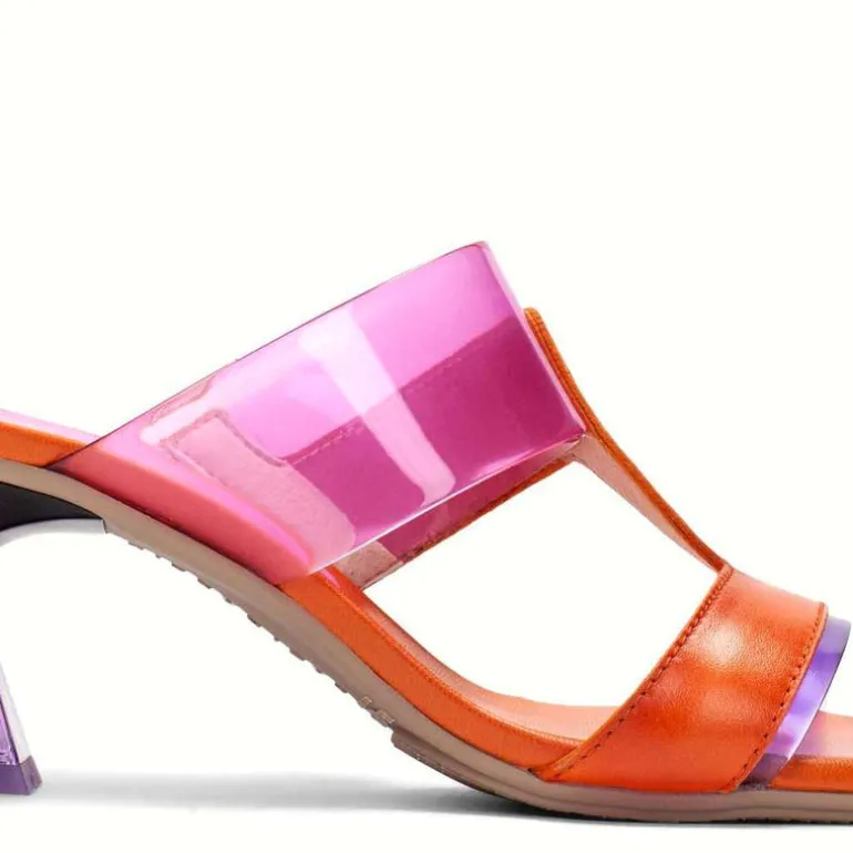 Mules combinados en piel y vinilo Hispanitas