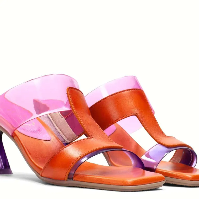 Mules combinados en piel y vinilo Hispanitas