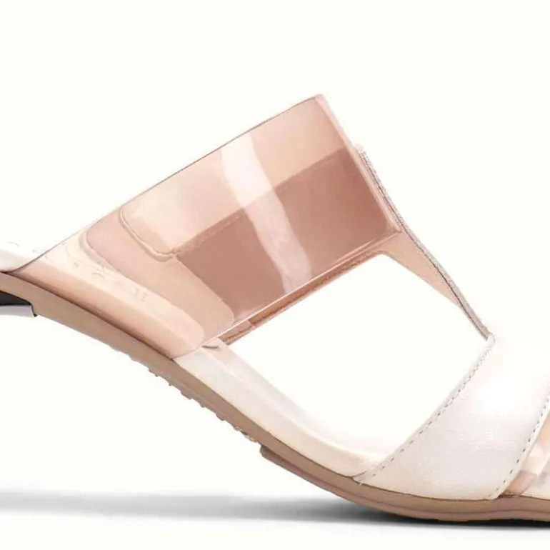 Mules combinados en piel y vinilo Hispanitas