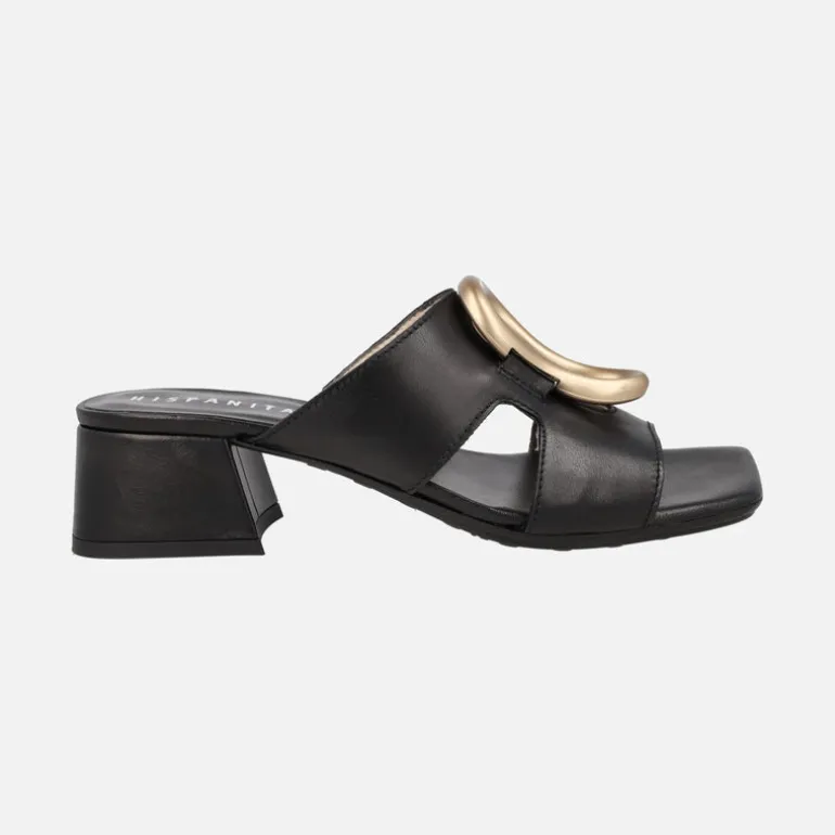 Mules de piel con adorno dorado y tacón ancho
