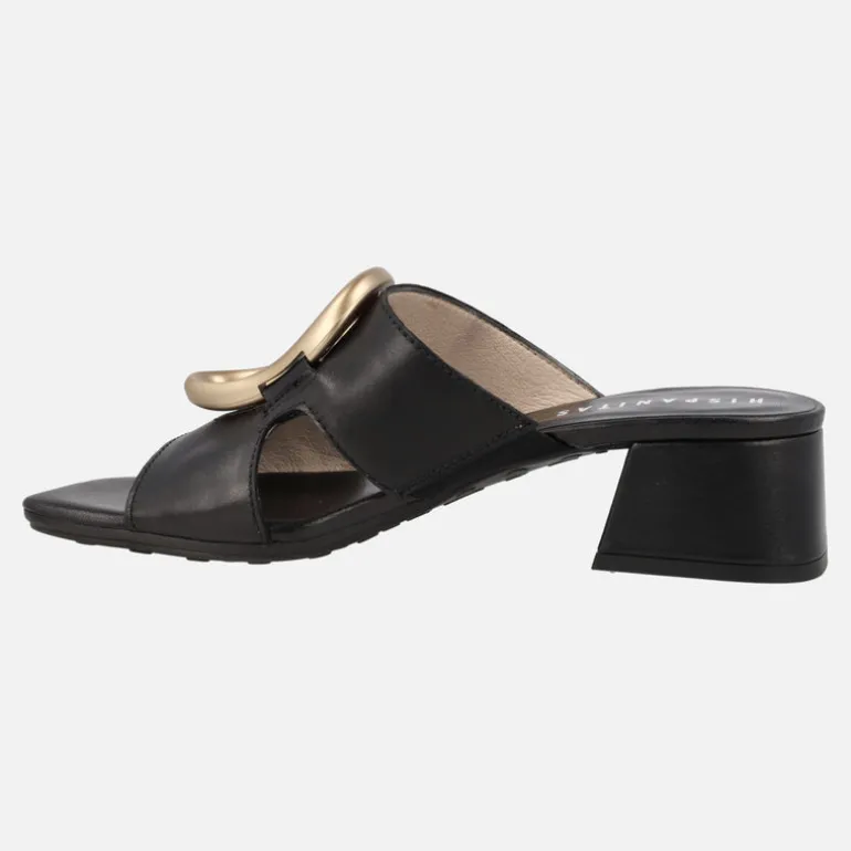 Mules de piel con adorno dorado y tacón ancho