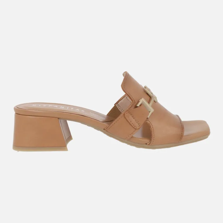 Mules de piel con adorno metálico y tacón ancho