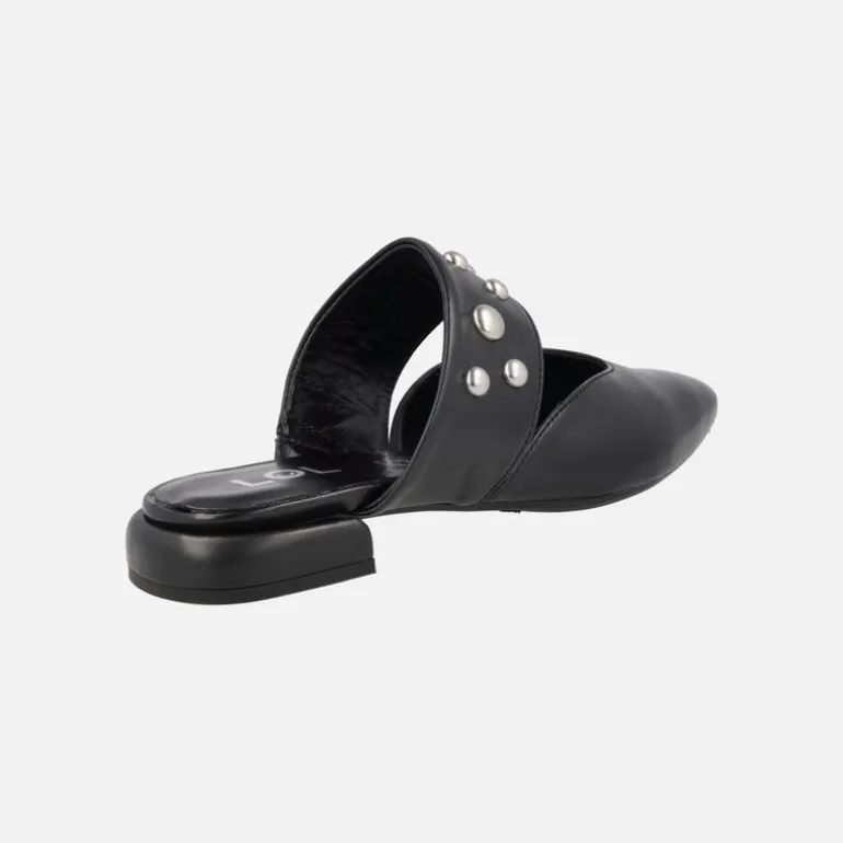 Mules negros de piel con tira ancha al empeine y tachas plateadas Ninfa