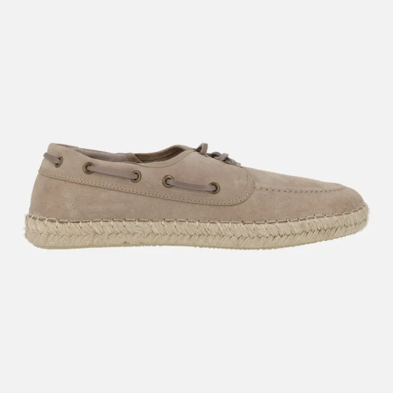 Naúticos para hombre en serraje taupe con piso de yute