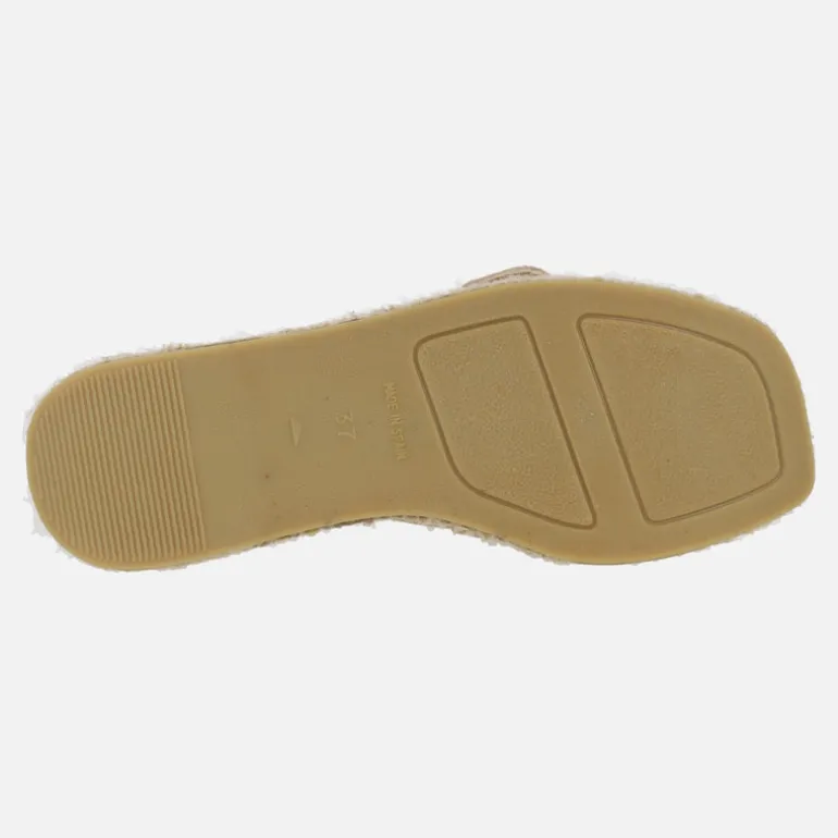 Pala de serraje beige con maxi hebilla y cuña de esparto