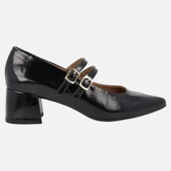 Salones de charol negro con dos tiras con hebillas y tacones de 5 cms