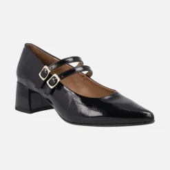 Salones de charol negro con dos tiras con hebillas y tacones de 5 cms
