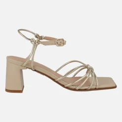 Sandalias Aretha con tiras metalizadas de Vexed