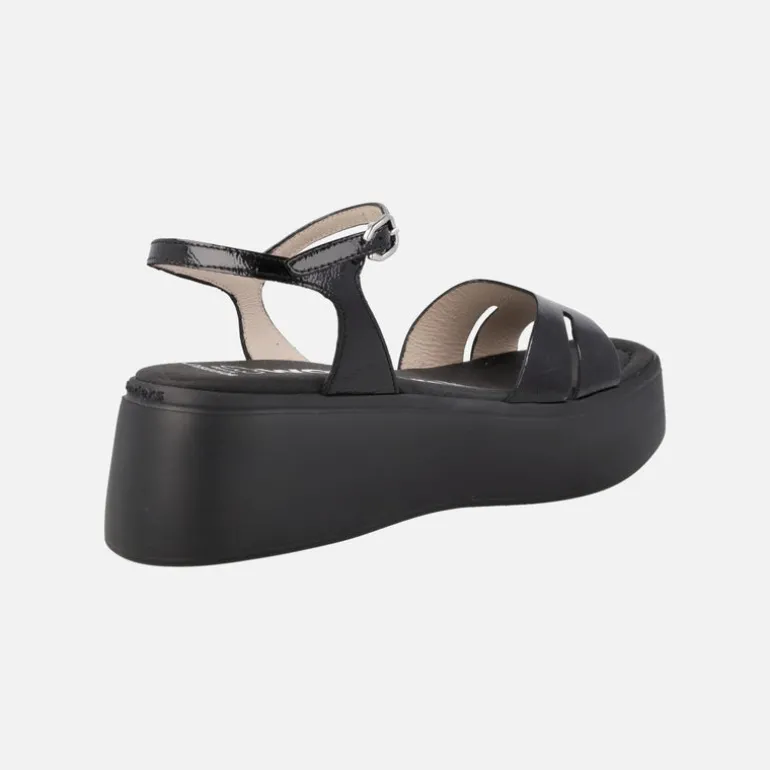 Sandalias Celina en charol negro con plataforma