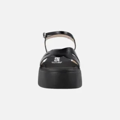 Sandalias Celina en charol negro con plataforma