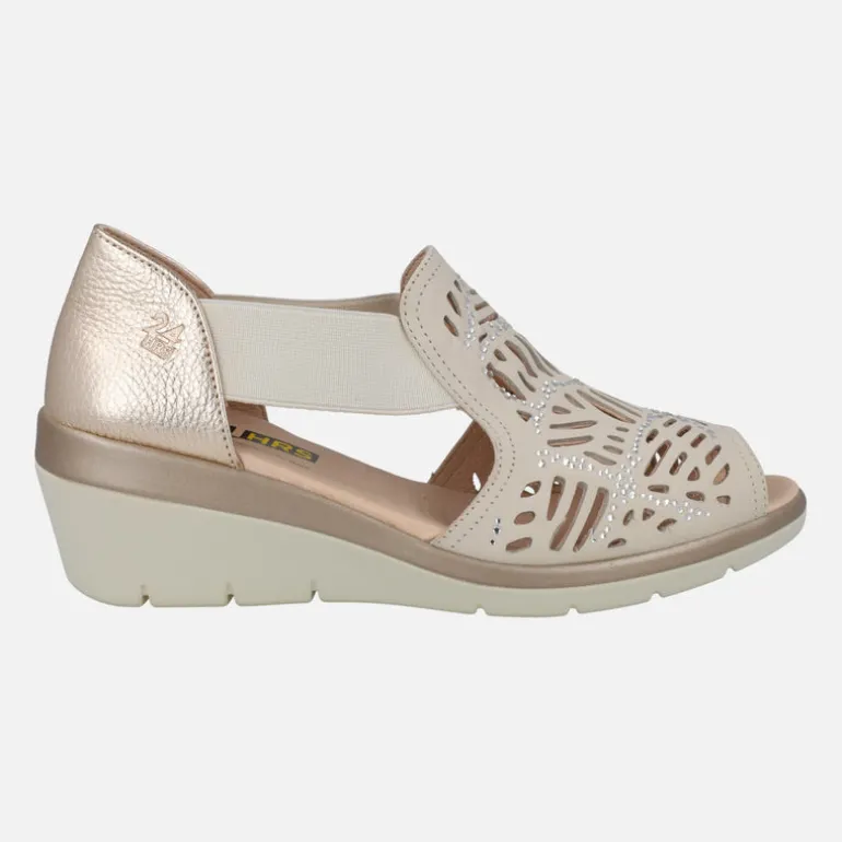 Sandalias cerradas en beige con elásticos laterales