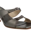 Sandalias Chanel estilo mule con dos tiras con hebillas
