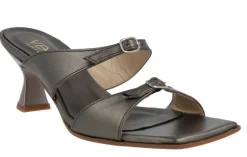 Sandalias Chanel estilo mule con dos tiras con hebillas