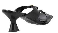 Sandalias Chanel estilo mule con dos tiras con hebillas