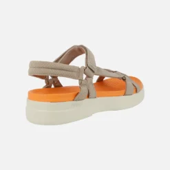 Sandalias Claire en tejido taupe con cierre de velcros