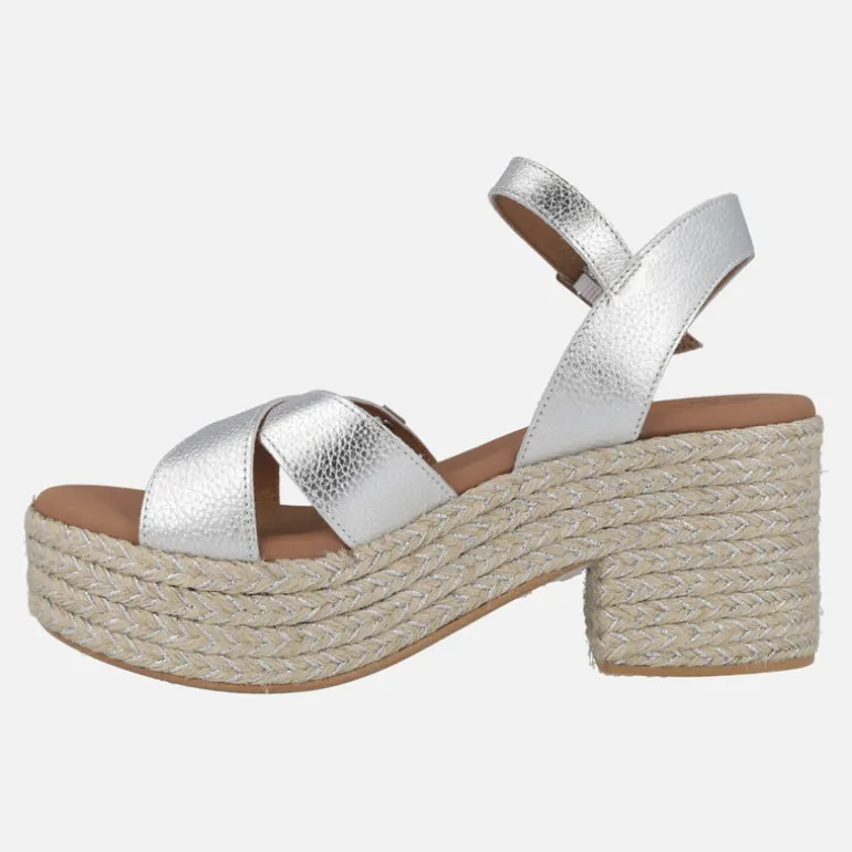 Sandalias Clifton laminado plata con tacón y plataforma de yute