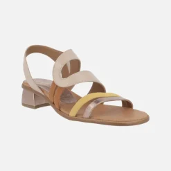 Sandalias combinadas de ante y piel con tacón bajo