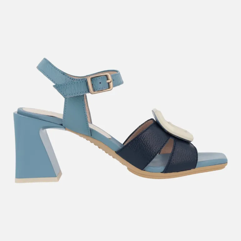 Sandalias combinadas de piel con adorno de hebilla