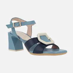Sandalias combinadas de piel con adorno de hebilla