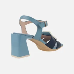 Sandalias combinadas de piel con adorno de hebilla