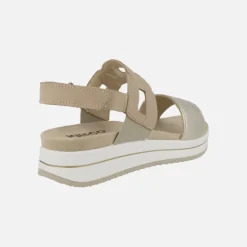 Sandalias combinadas en oro y beige con cierre de velcro