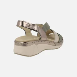 Sandalias confort combinadas en beige y verde con cierre de velcro