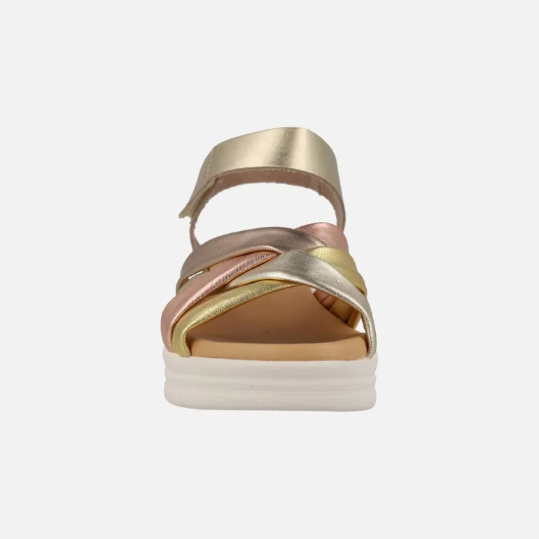 Sandalias confort con tiras combinadas y cierre de velcro