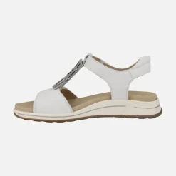 Sandalias confort en piel con cierre de velcros y adorno metálico