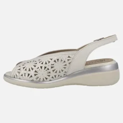 Sandalias confort en piel hielo con troquelados