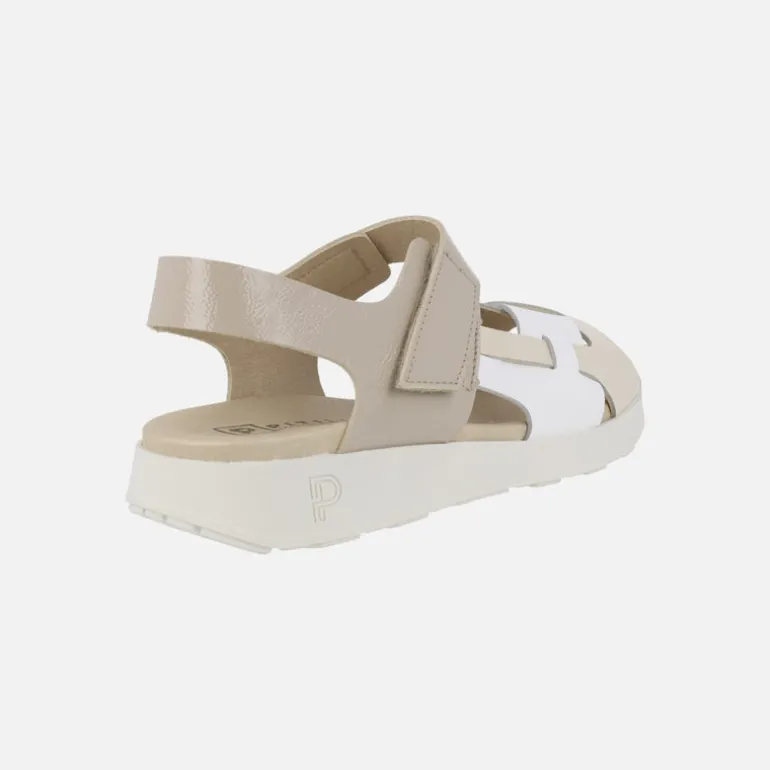 Sandalias confort en piel charol con cierre de velcro