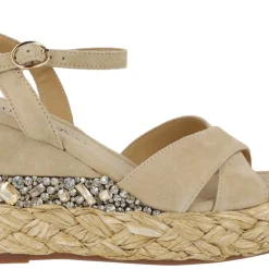 Sandalias de ante beige con plataforma de rafia y pedrería