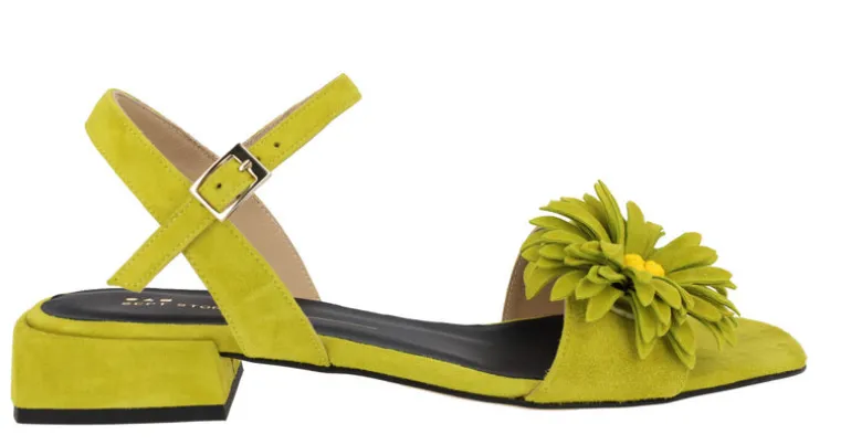 Sandalias de ante con adorno de flor para mujer