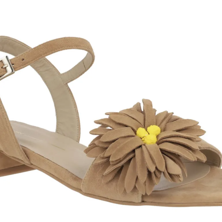 Sandalias de ante con adorno de flor para mujer