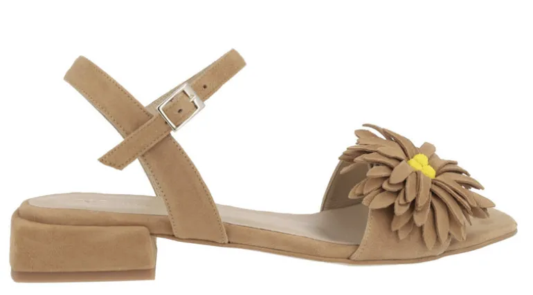 Sandalias de ante con adorno de flor para mujer