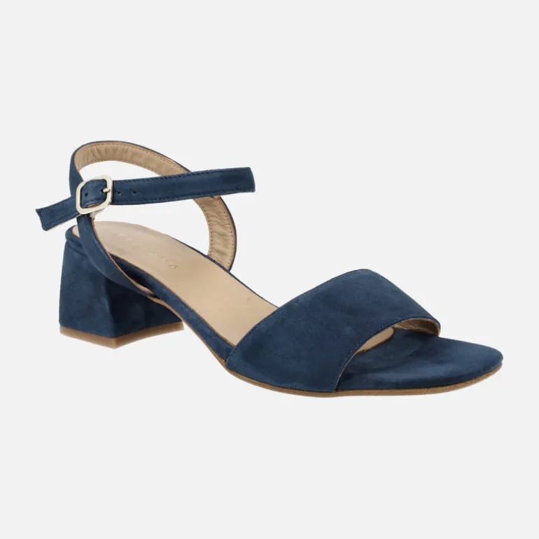Sandalias de ante con pulsera al tobillo y tacón bajo