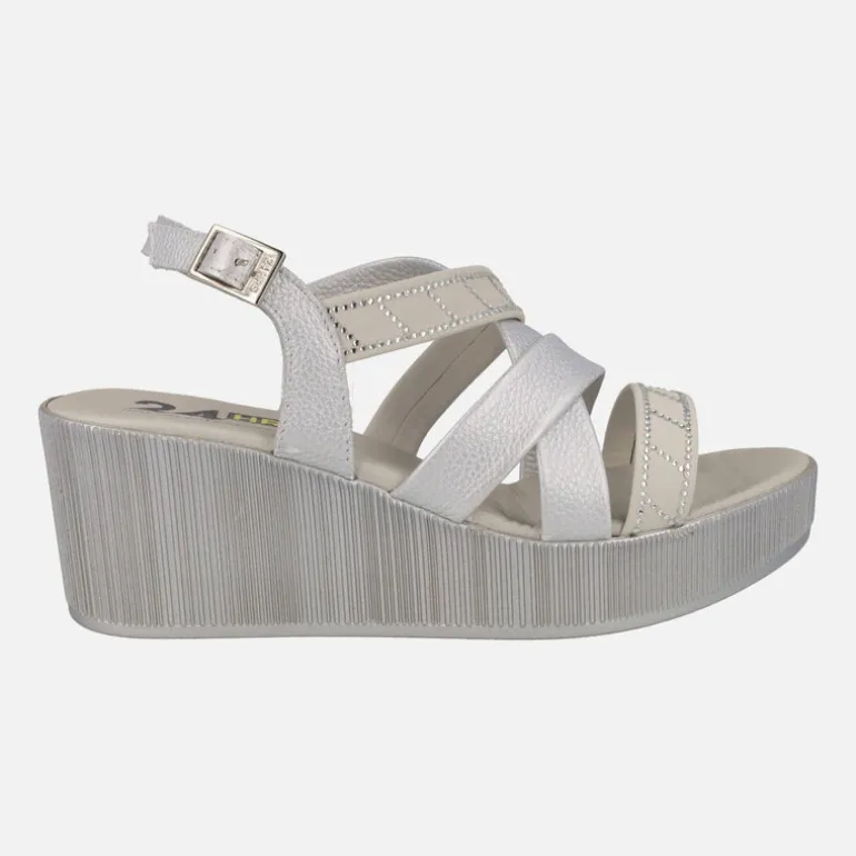 Sandalias de cuña y plataforma con tiras metalizadas