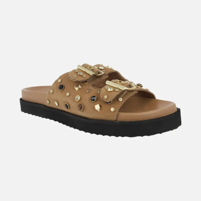 Sandalias de hebillas en serraje camel con pedrería